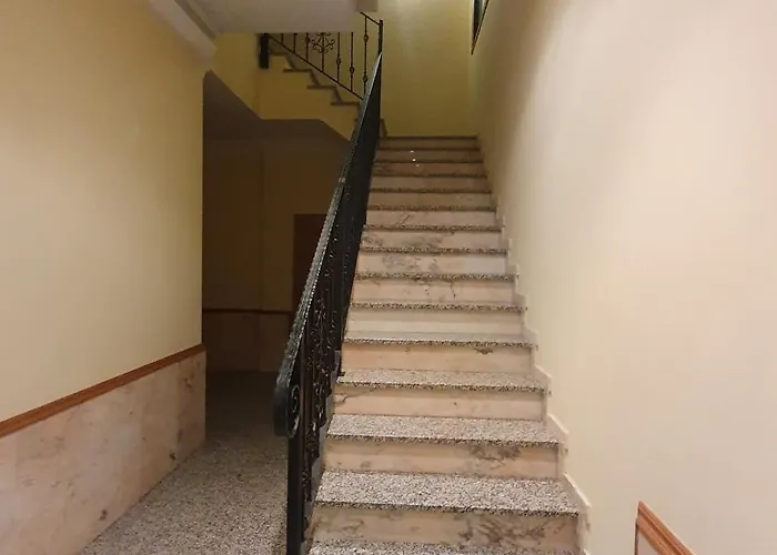 A Menos De Doscientos Metros De La Playa