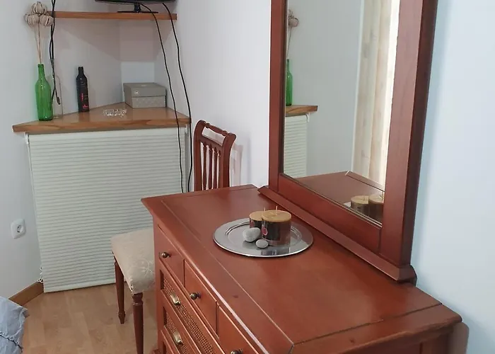 A Menos De Doscientos Metros De La Playa *